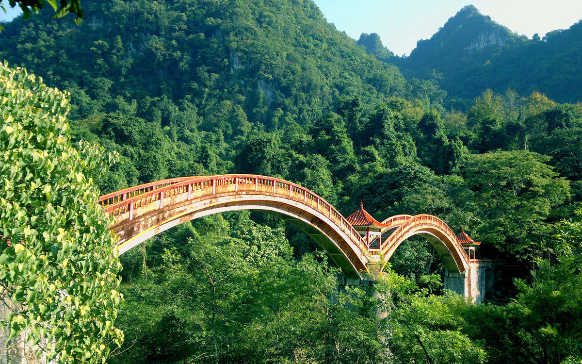 Dragon&Tiger Mountains