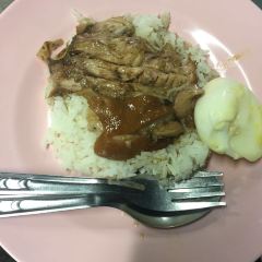 Chang Phueak Pork Leg Rice User Photo