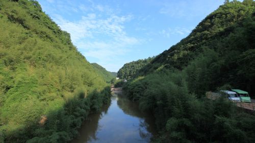 Shihai Dongxiang (Stone Sea & Land of Caves)