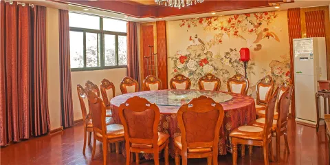 五亭吟春茶社(國慶路店)