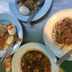 Chang Phueak Pork Leg Rice User Photo
