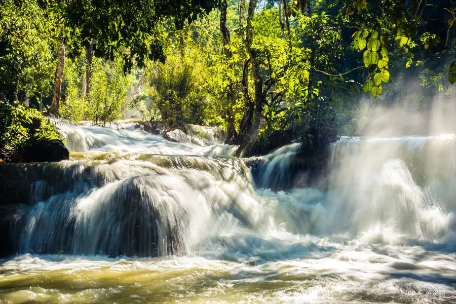 Tat Sae Waterfalls