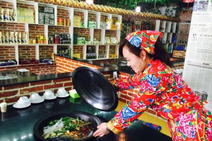 KAO SHAN TUN TIE GUO DUN CHE JIE CHE SONG