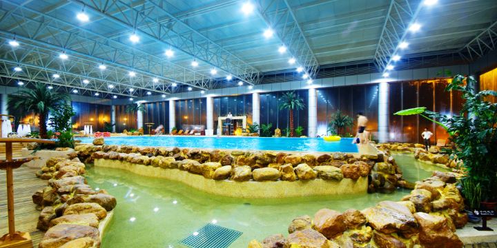Mingyue Mountain Tianmu Hot Springs Resort