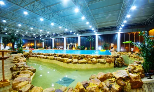 Mingyue Mountain Tianmu Hot Springs Resort