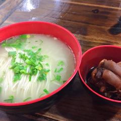 ZhenRu Mutton Guan 여행 사진