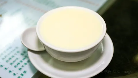 Yee Shun Milk Company in Macau