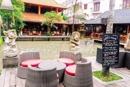 Pundi-Pundi Grill & Asian Cuisine