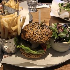 Burger & Lobster User Photo