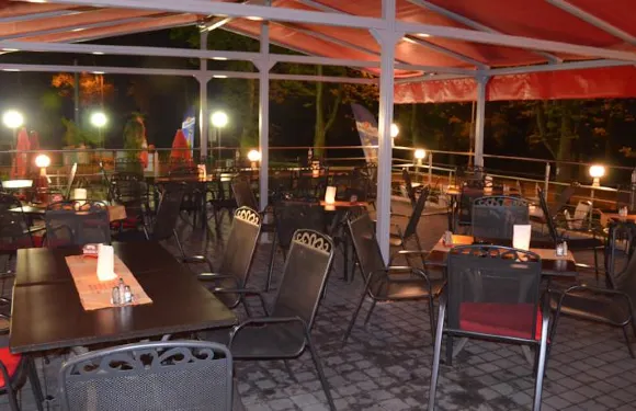 茲德恩納布達餐廳和賓館