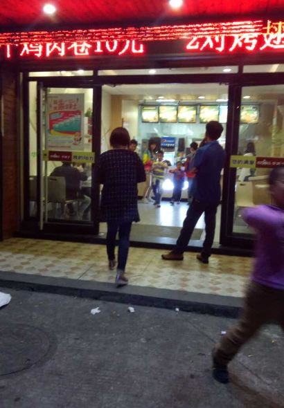 华莱士·全鸡汉堡(永春桃城店)