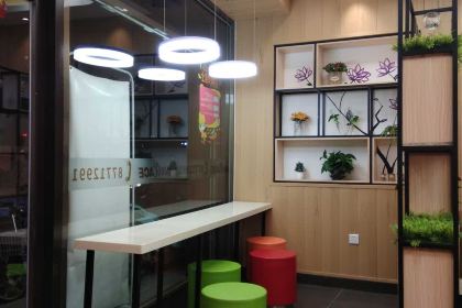 华莱士·全鸡汉堡(国色天香店)