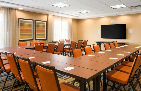 阿森斯萬楓酒店及套房