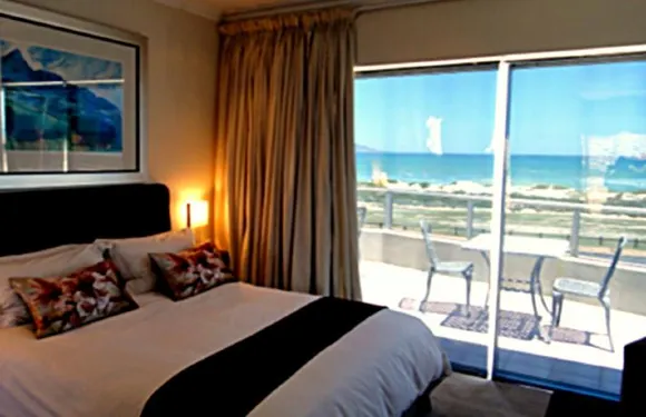 布拉博堡海濱酒店