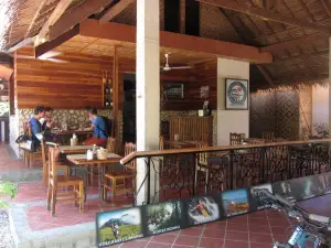 LAST FILLING STATION Restaurant