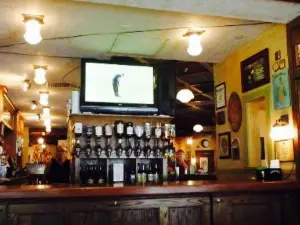 Curragh Irish Pub