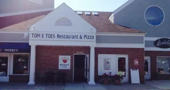 Tom-E-Toes Restaurant and Pizza