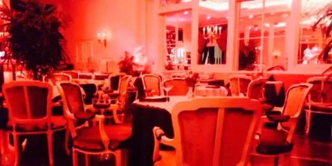 SUITE Restaurant & Lounge