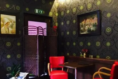 Lilaudvar Café & Gallery in 沙爾堡