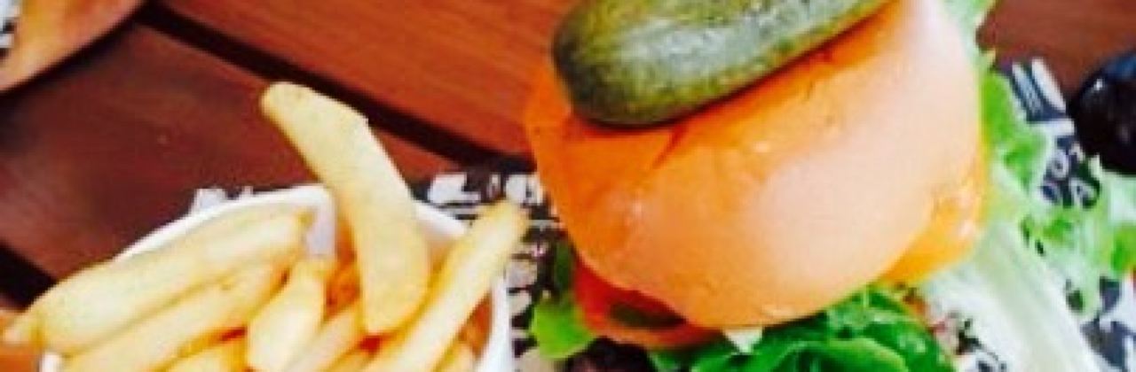 Arnie’s Cafe and Bar