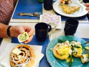 Blu' Island Bistro