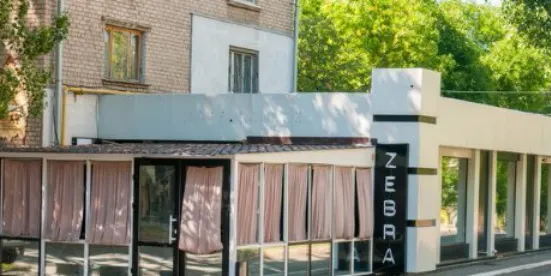 Zebra Cafe Lounge