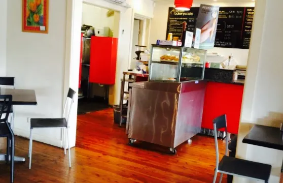 Yum Yum Bakery & Cafe