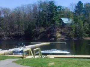 Lakeside Tavern & Marina