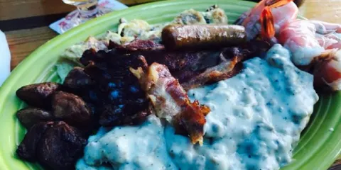 Blackfins Riverfront Grill