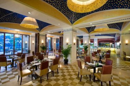 Yintelagenhuaqiaochengjiudianzizhucan