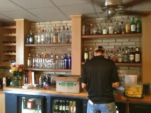 Jordan's Big 10 Pub