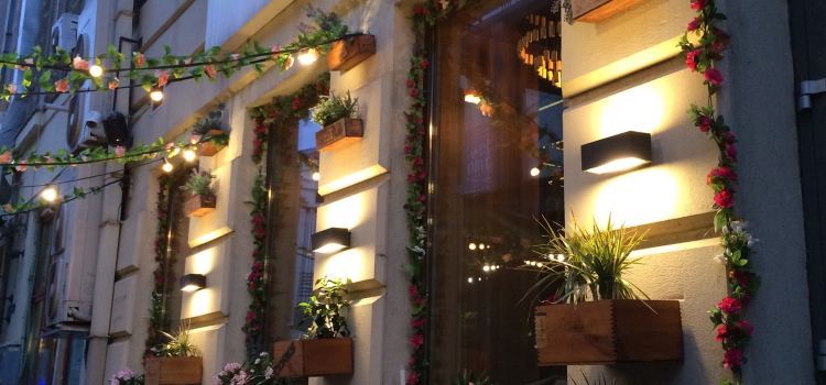 Corks Cozy Bar