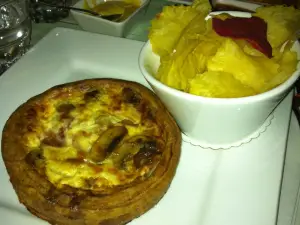 Al Mandaloun Cafe