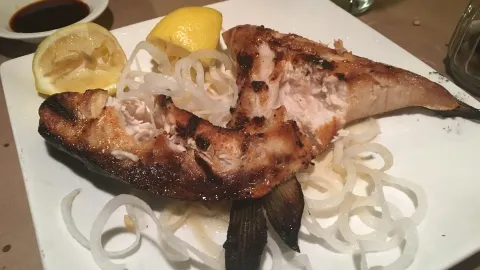 Asahi Sushi Bar & Restaurant in โอเรม