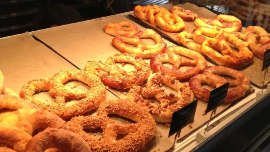 KNOT Pretzels