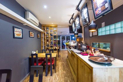 Cousin's Burger & Coffee