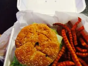 Vic's Bar & Grill