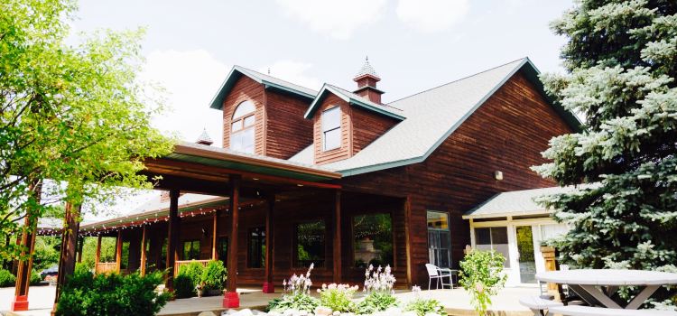 Fenton Winery & Brewery/Dream Machine Distillery