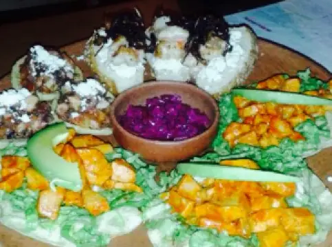 Cayuco Cocina y Mezcal