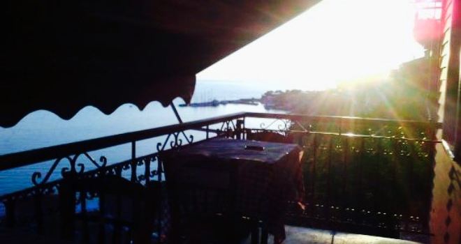 To Kompologaki Cafe and Restaurant