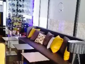 Le Rendez Vous