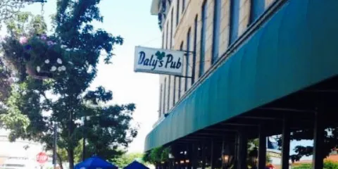 Daly's Pub