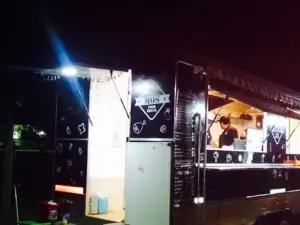 Mos food truck