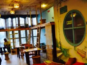 Cafe Books n Brew