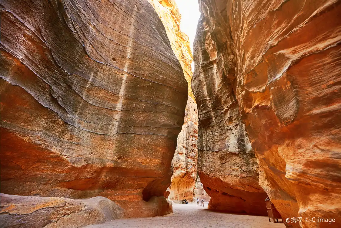 Hotels near Al-Siq