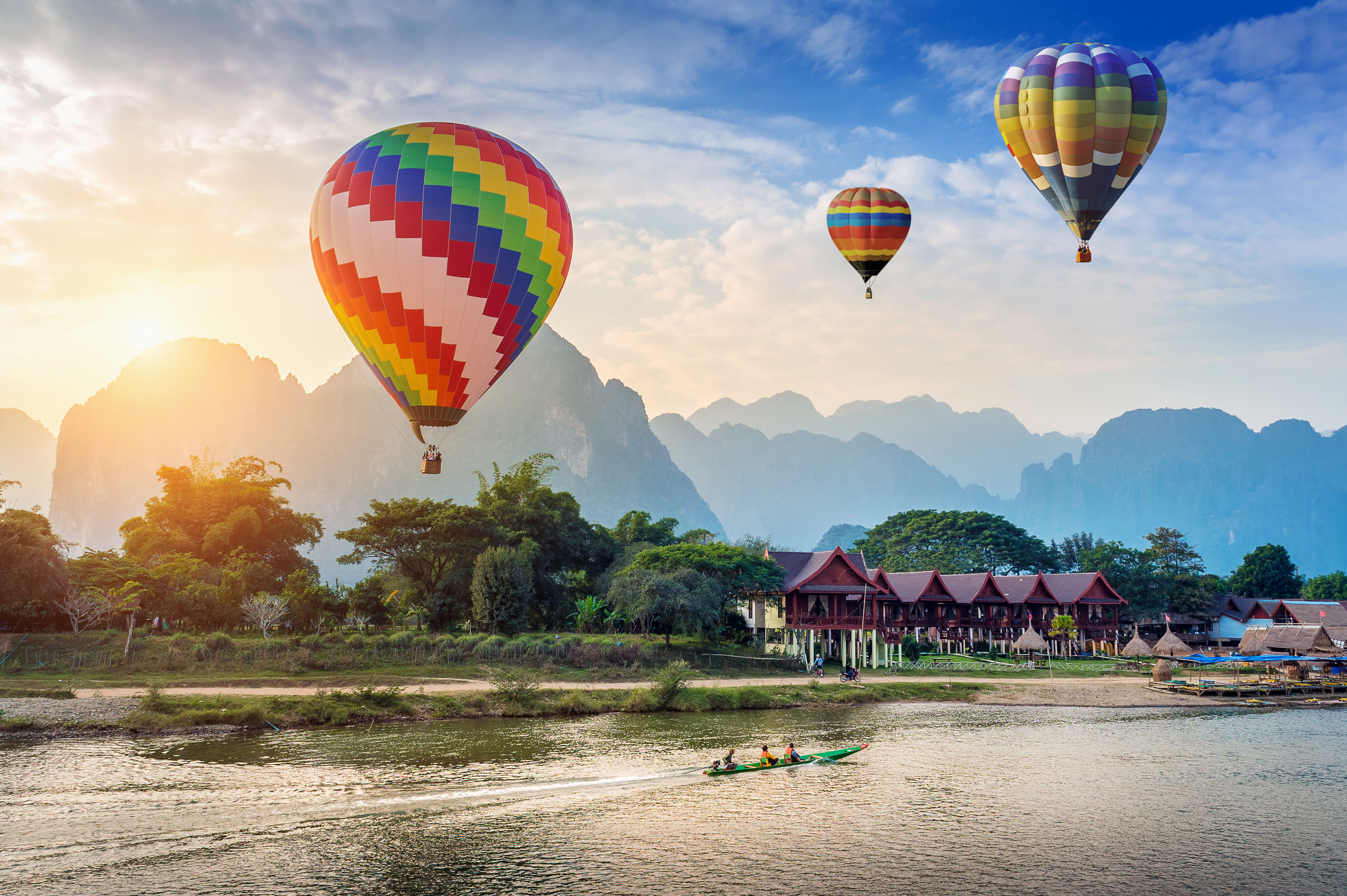 2025 Vang Vieng Travel Guide: Must-see attractions, popular food, hotels, transportation routes (updated in June)