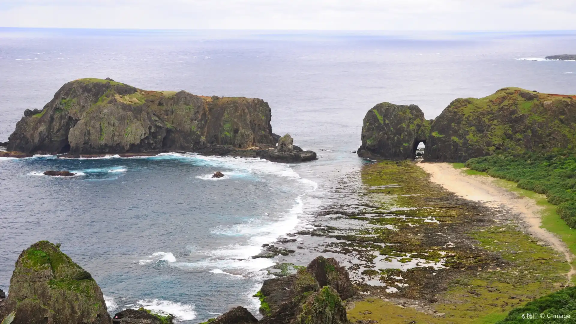 鄰近哈巴狗岩的酒店