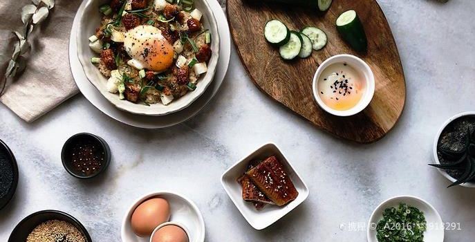 The Replacement - Lodge & Kitchen
