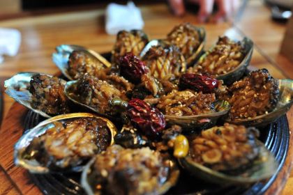 Cheonje Yeon Folk Restaurant