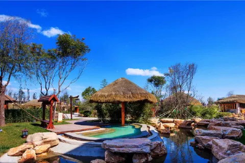 Ruige Wenquan Jiudian Hot Spring Center (yuangu'anjianguowenquanjiudianwenquanzhongxin)